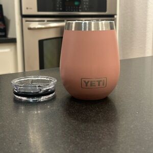 YETI Sandstone Pink Wine Tumbler with Magslide Lid